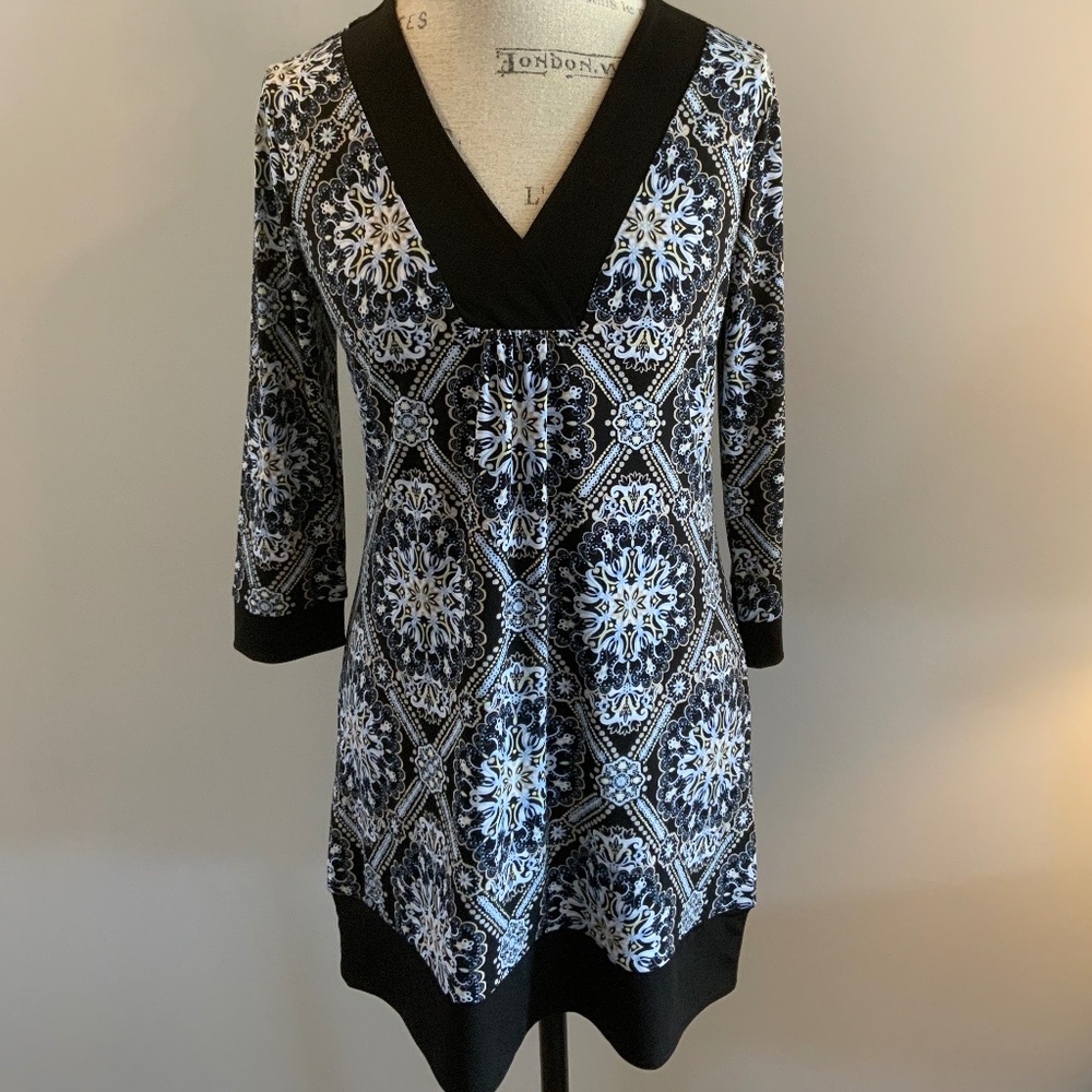 White House Black Market, Size S, Multi tunic